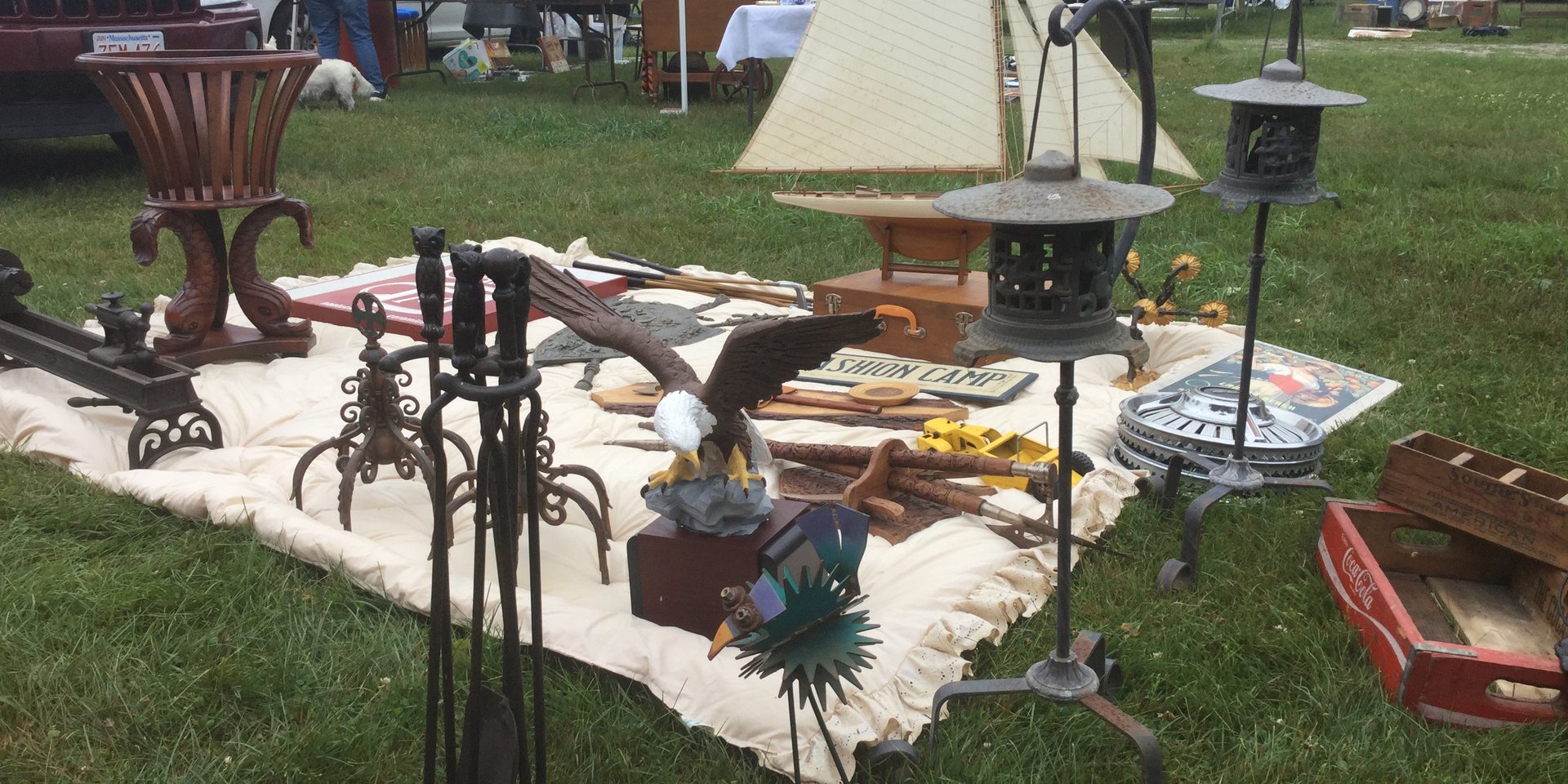 Vendors setting up at Todd Farm Flea Market